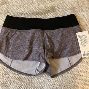 Lululemon Speed Up LR Short (2.5 lined) Size 6